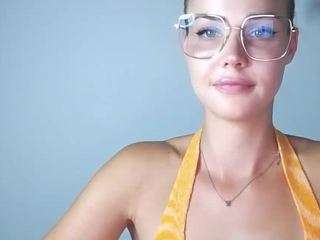 LexieBlonde on webcam for live free nude chat now