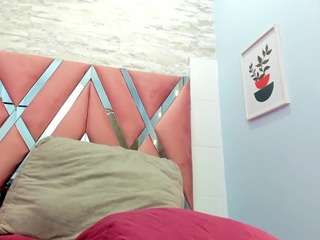 Lia-Minn on webcam for live free nude chat now