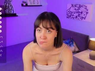 Loraine-Woods on webcam for live free nude chat now