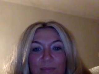 meowmix98 on webcam for live free nude chat now