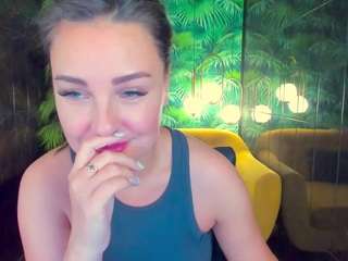 MilenaMellow on webcam for live free nude chat now