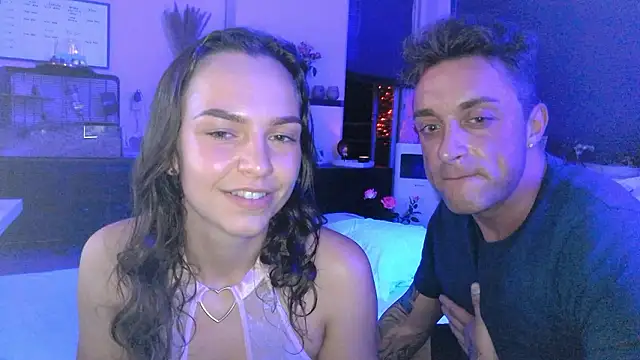 NaughtyCoupleNL naked in live sex video chat