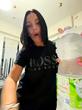 panteronasquirt naked in live sex video chat