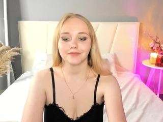 Polly-Autar on webcam for live free nude chat now