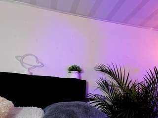 Red-velvett18 on webcam for live free nude chat now