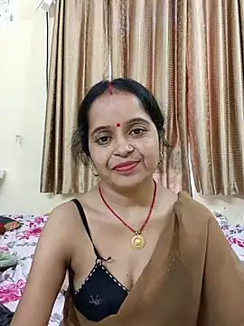 riyalove2 naked in live sex video chat