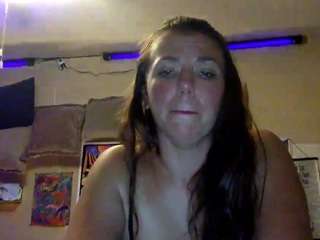 Sadie-June on webcam for live free nude chat now