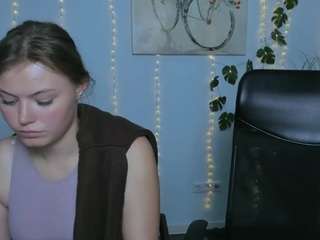 white-katty on webcam for live free nude chat now