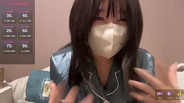 xxYUUxxi naked in live sex video chat