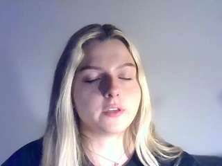 BritneyAmore on webcam for live free nude chat now