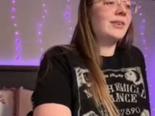 Delilah Samson on webcam for live free nude chat now