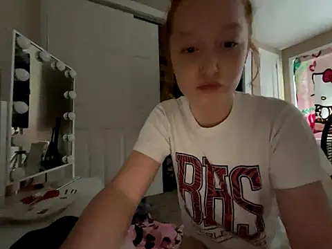 gingerbabe18 naked in live sex video chat