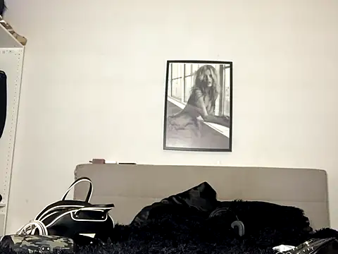 Julamayana naked in live sex video chat