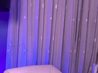 MiaWade on webcam for live free nude chat now