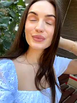 Molly_Muer naked in live sex video chat