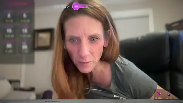 RedUnicornK naked in live sex video chat