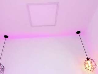 Shelynna, ? on webcam for live free nude chat now