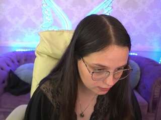 WoodyHally on webcam for live free nude chat now