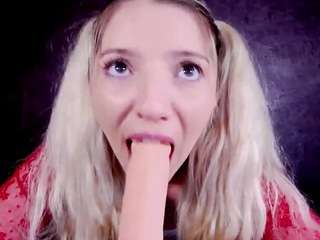Anelie18 on webcam for live free nude chat now