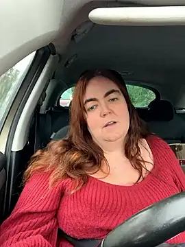 curvy-milf-abbie naked in live sex video chat