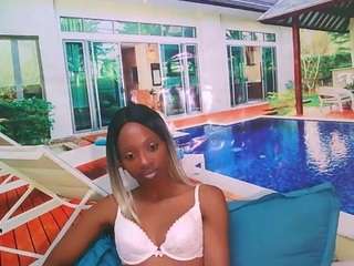 EbonyCreamy69 on webcam for live free nude chat now