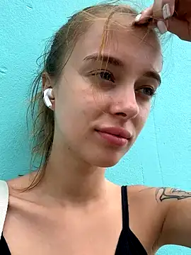 enjoy_my_beauty naked in live sex video chat