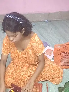 IAMNOTI naked in live sex video chat