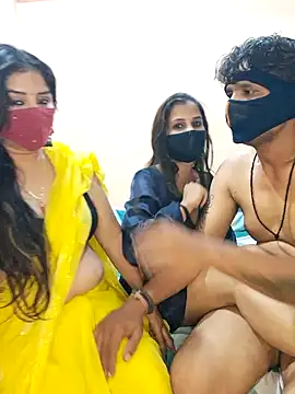 JoyanLove naked in live sex video chat