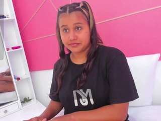 Kimberly-skinny01 on webcam for live free nude chat now