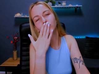 luna-candy on webcam for live free nude chat now