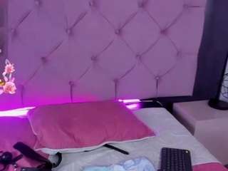 Moraa26 on webcam for live free nude chat now