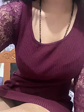 Thirsty_Maya naked in live sex video chat