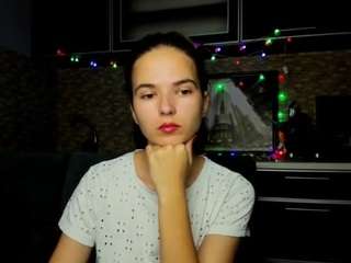 AriLarin on webcam for live free nude chat now