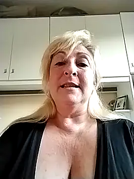 beatricesexy naked in live sex video chat