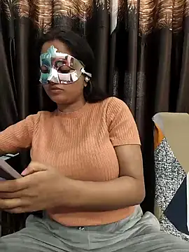 bigtitsqueen naked in live sex video chat
