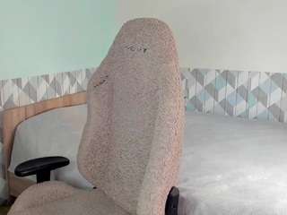 Hi-Kitti on webcam for live free nude chat now