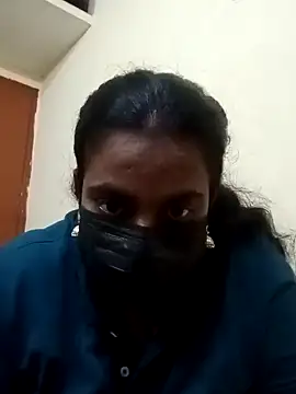 Hot_Divyaaa naked in live sex video chat