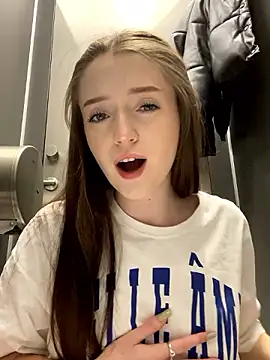 Jessi_meow naked in live sex video chat