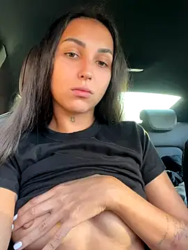 Keep_us_wild naked in live sex video chat