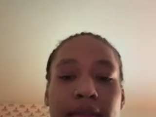Lovehazel304 on webcam for live free nude chat now