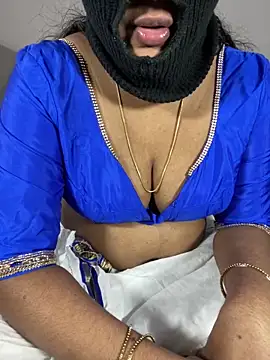 MalluArathyNambiar naked in live sex video chat
