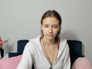 NatalieFabulous on webcam for live free nude chat now
