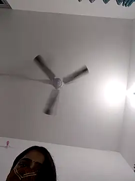 Sexy_riya_00 naked in live sex video chat