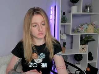 ShylaStylly on webcam for live free nude chat now