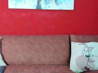 Yvette-Murphy on webcam for live free nude chat now