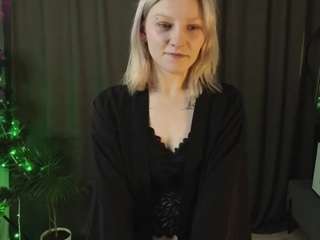 AislyCodd on webcam for live free nude chat now