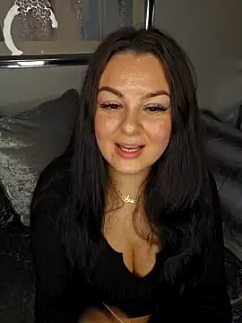 Britishbella naked in live sex video chat