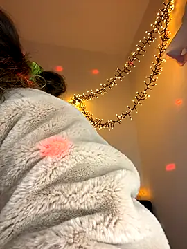 CallMeTwenty1 naked in live sex video chat