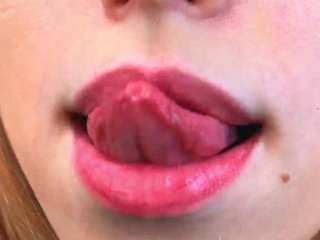 ELINA on webcam for live free nude chat now
