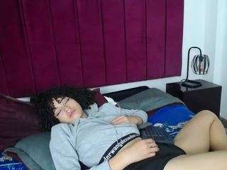 Emilywillss on webcam for live free nude chat now